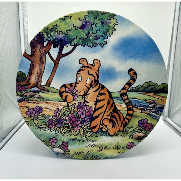 Disney Classic Winnie the Pooh Tigger Hat Storage Box Circle 15” A Springish day - Picture 2 of 13